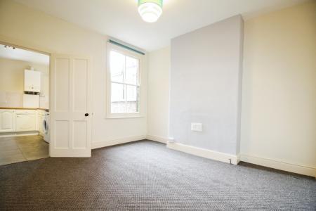 2 bedroom Flat to let in Exeter Road, Nottingham, NG7