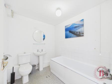 3 bedroom Terraced House for sale in Deabill Road, Netherfield, NG4
