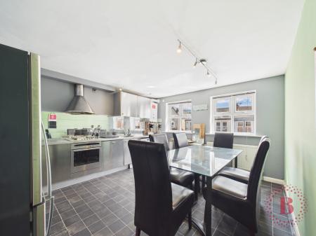 3 bedroom Terraced House for sale in Deabill Road, Netherfield, NG4