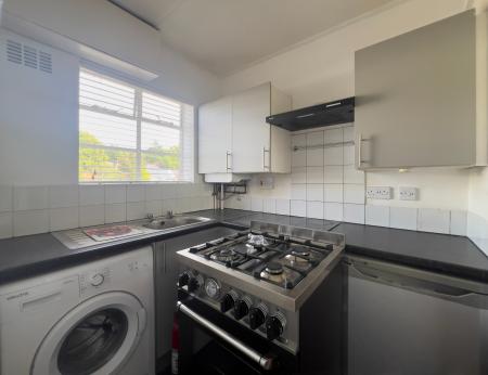 2 bedroom Flat to let in Mansfield Road, Mapperley Park, Nottingham, NG5