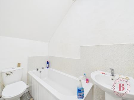 5 bedroom Terraced House for sale in Birrell Road, Forest Fields, Nottingham, NG7