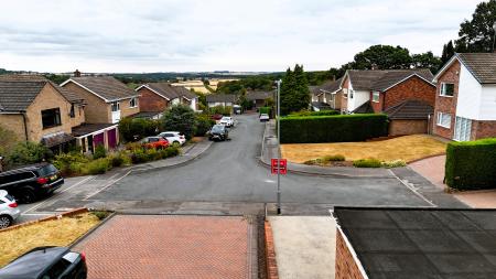 4 bedroom Detached house for sale in Highfield Close, Ravenshead, NG15