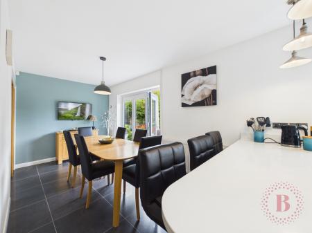 4 bedroom Detached house for sale in Highfield Close, Ravenshead, NG15