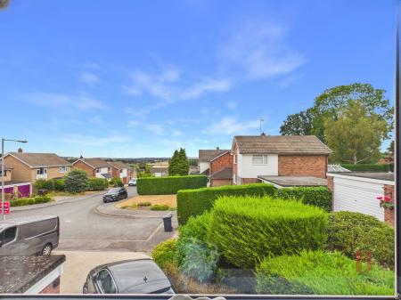 4 bedroom Detached house for sale in Highfield Close, Ravenshead, NG15