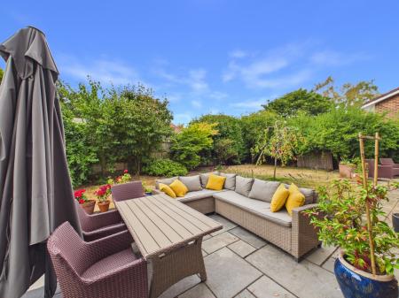 4 bedroom Detached house for sale in Highfield Close, Ravenshead, NG15