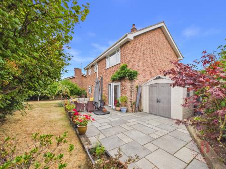 4 bedroom Detached house for sale in Highfield Close, Ravenshead, NG15