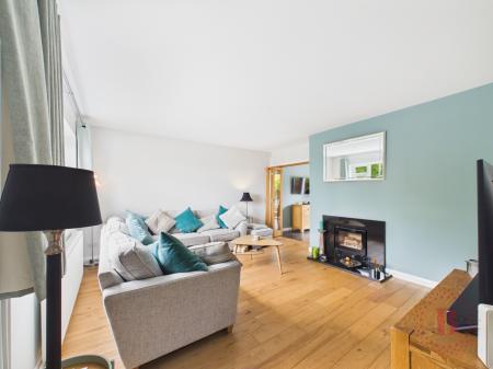 4 bedroom Detached house for sale in Highfield Close, Ravenshead, NG15