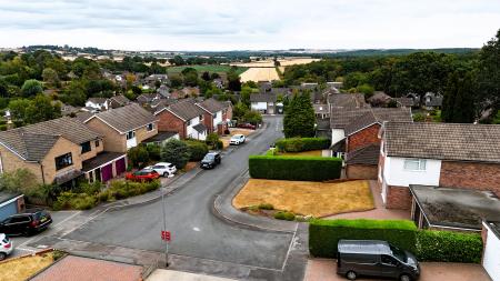 4 bedroom Detached house for sale in Highfield Close, Ravenshead, NG15