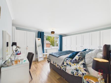 4 bedroom Detached house for sale in Highfield Close, Ravenshead, NG15
