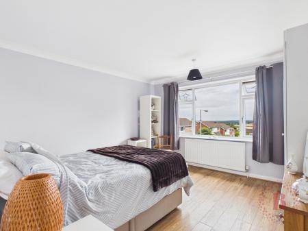 4 bedroom Detached house for sale in Highfield Close, Ravenshead, NG15