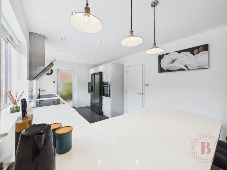 4 bedroom Detached house for sale in Highfield Close, Ravenshead, NG15