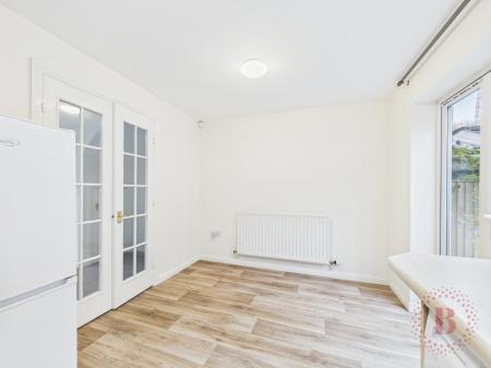 2 bedroom Town house for sale in Japonica Drive, Bulwell, NG6
