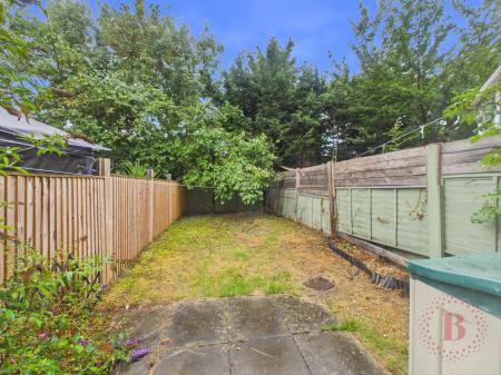 2 bedroom Town house for sale in Japonica Drive, Bulwell, NG6