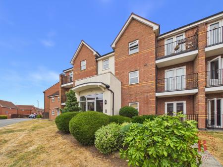 2 bedroom Flat for sale in Goldstraw Lane, Newark, Fernwood, NG24