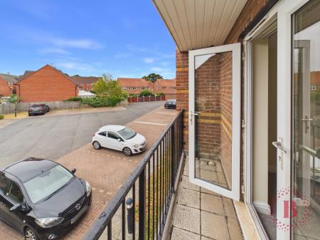 2 bedroom Flat for sale in Goldstraw Lane, Newark, Fernwood, NG24