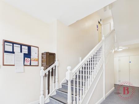 2 bedroom Flat for sale in Goldstraw Lane, Newark, Fernwood, NG24
