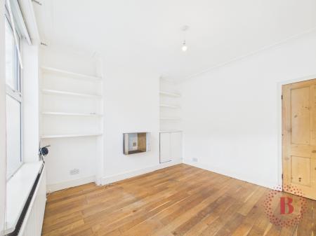 3 bedroom End of terrace house for sale in Harcourt Road, Nottingham, NG7