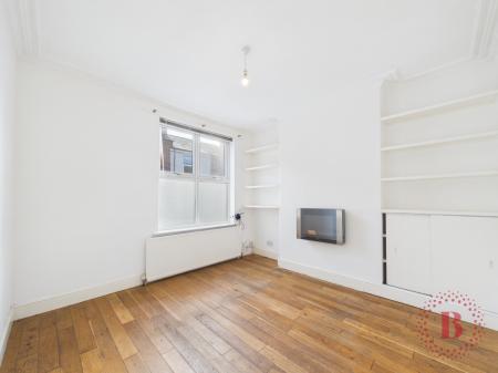 3 bedroom End of terrace house for sale in Harcourt Road, Nottingham, NG7