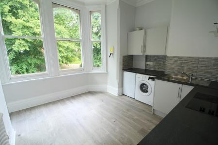 1 bedroom Flat to let in Waterloo Crescent, Nottingham, NG7