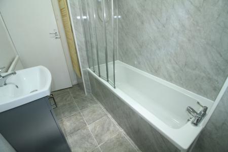 1 bedroom Flat to let in Waterloo Crescent, Nottingham, NG7