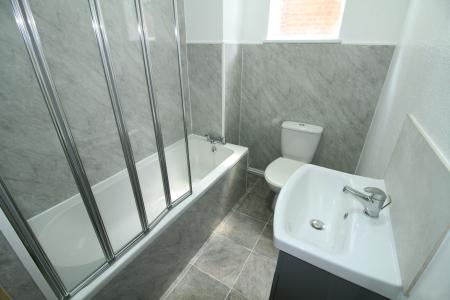 1 bedroom Flat to let in Waterloo Crescent, Nottingham, NG7