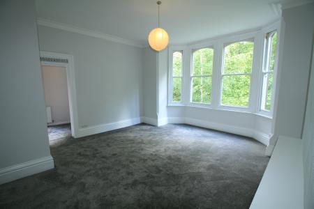 1 bedroom Flat to let in Waterloo Crescent, Nottingham, NG7