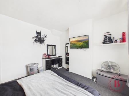 3 bedroom Terraced House for sale in Vale Road, Mansfield Woodhouse, NG19