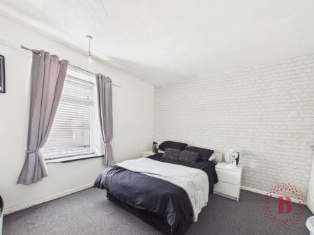 3 bedroom Terraced House for sale in Vale Road, Mansfield Woodhouse, NG19