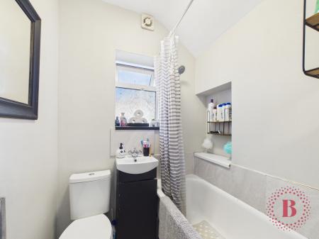 3 bedroom Terraced House for sale in Vale Road, Mansfield Woodhouse, NG19