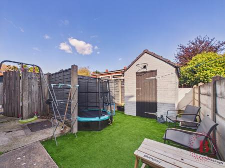 3 bedroom Terraced House for sale in Vale Road, Mansfield Woodhouse, NG19