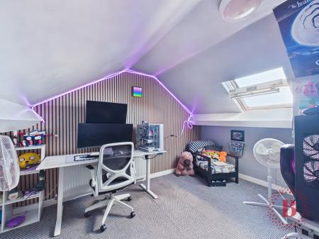3 bedroom Terraced House for sale in Vale Road, Mansfield Woodhouse, NG19