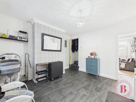3 bedroom Terraced House for sale in Vale Road, Mansfield Woodhouse, NG19