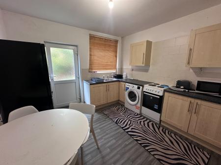 2 bedroom Terraced House to let in Cromwell Street, Nottingham, NG7