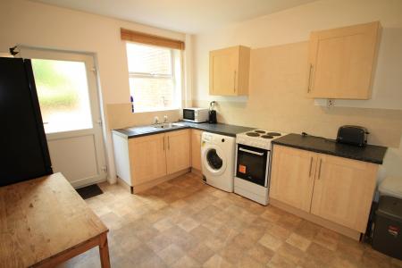 2 bedroom Terraced House to let in Cromwell Street, Nottingham, NG7