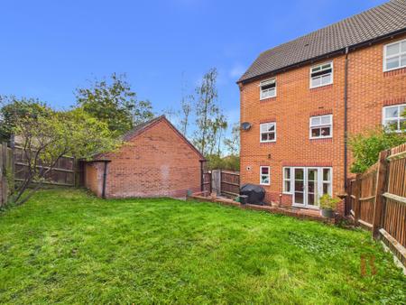3 bedroom End of terrace house for sale in Valley View, Mansfield, NG18
