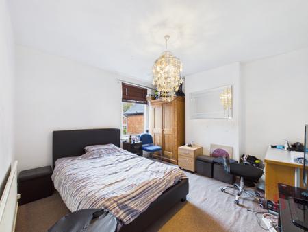 3 bedroom Semi-detached house for sale in Highbury Avenue, Bulwell, NG6