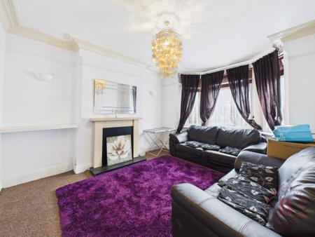 3 bedroom Semi-detached house for sale in Highbury Avenue, Bulwell, NG6