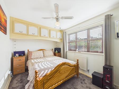 3 bedroom Detached house for sale in Kingfisher Close, Basford, NG6