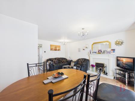 3 bedroom Detached house for sale in Kingfisher Close, Basford, NG6