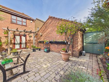 3 bedroom Detached house for sale in Kingfisher Close, Basford, NG6