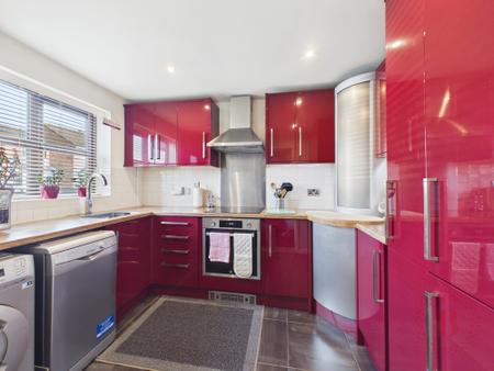 3 bedroom Detached house for sale in Kingfisher Close, Basford, NG6