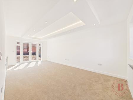 5 bedroom Detached house for sale in High Oakham Ridge, Mansfield, NG18