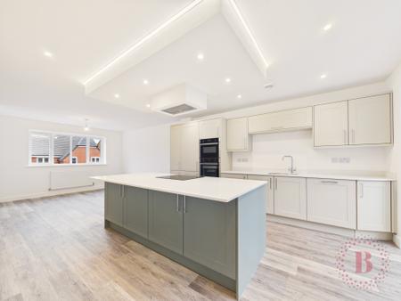 5 bedroom Detached house for sale in High Oakham Ridge, Mansfield, NG18