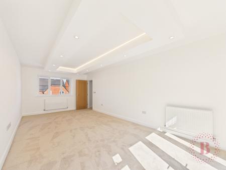 5 bedroom Detached house for sale in High Oakham Ridge, Mansfield, NG18