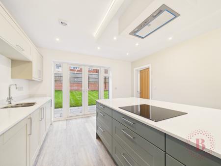 5 bedroom Detached house for sale in High Oakham Ridge, Mansfield, NG18