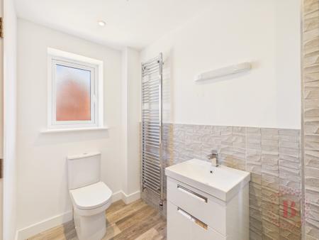 5 bedroom Detached house for sale in High Oakham Ridge, Mansfield, NG18
