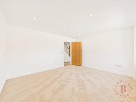 5 bedroom Detached house for sale in High Oakham Ridge, Mansfield, NG18