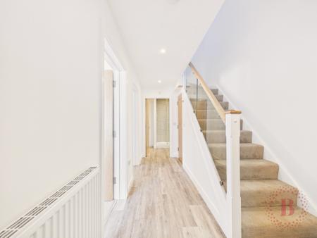 5 bedroom Detached house for sale in High Oakham Ridge, Mansfield, NG18