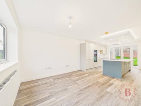 5 bedroom Detached house for sale in High Oakham Ridge, Mansfield, NG18