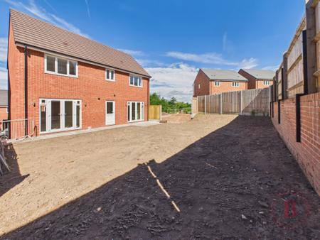 5 bedroom Detached house for sale in High Oakham Ridge, Mansfield, NG18